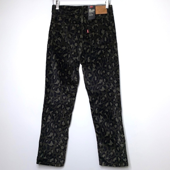 NEW LEVIS 724 High Rise Straight Cropped Velvet Animal Print Pants Size 26 - Picture 6 of 10